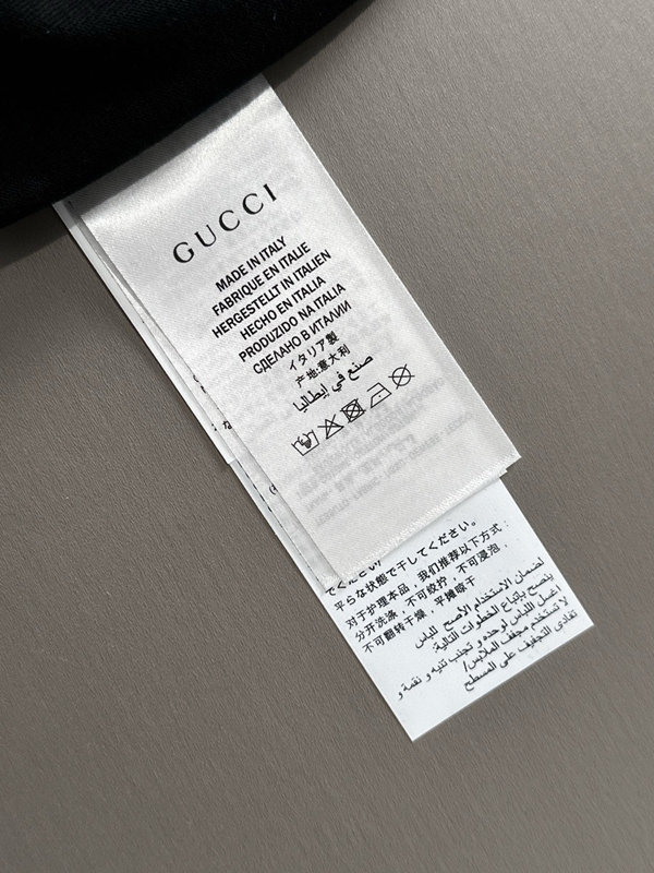 ブランドTシャツ着用イメージ